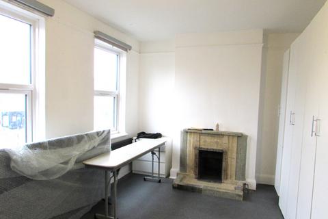 4 bedroom maisonette to rent, Station Road, Harrow, HA1