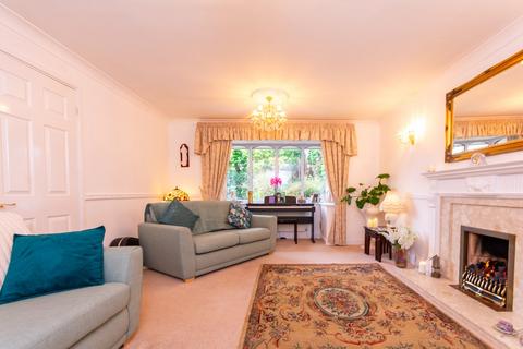 12 Cort Drive, Burntwood, WS7 9LW