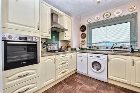 2 bedroom flat for sale, Royal Parade, Eastbourne