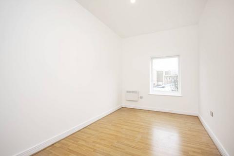 2 bedroom flat to rent, The Quadrangle House, Forest Gate, London, E15