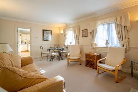 2 bedroom apartment for sale, Earls House, Windsor