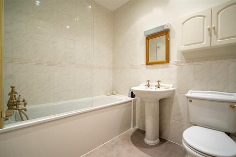 2 bedroom apartment for sale, Earls House, Windsor