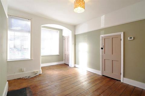 2 bedroom house to rent, Elm Road, Erith, Kent, DA8