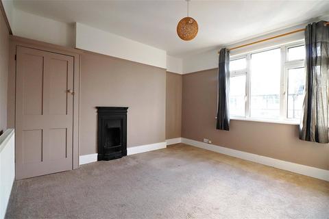 2 bedroom house to rent, Elm Road, Erith, Kent, DA8