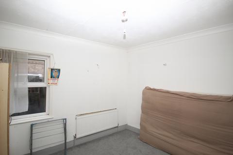 2 bedroom maisonette to rent, Eton Avenue, Wembley, Middlesex, HA0