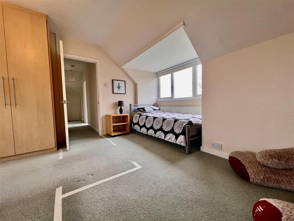 Suggested partition to create ensuite to Bedroom 1