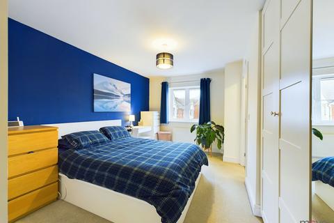 19 Neven Place, Gloucester, GL1 5NF