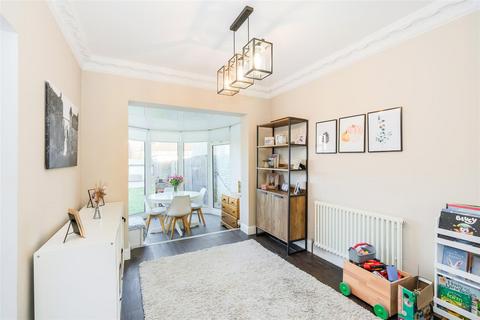 49 Hawkdene, London, E4 7PF