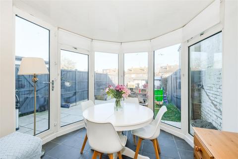 49 Hawkdene, London, E4 7PF