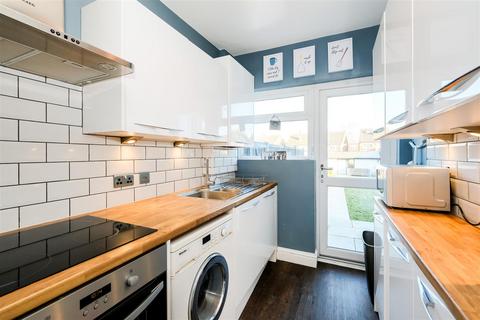 49 Hawkdene, London, E4 7PF