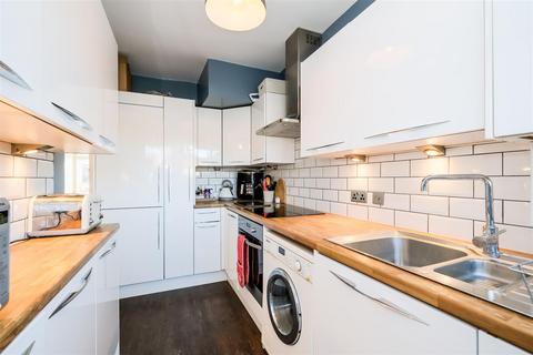 49 Hawkdene, London, E4 7PF
