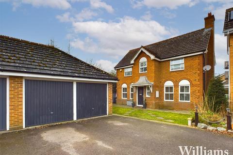 4 bedroom detached house for sale, Bowler Road, Aylesbury HP21