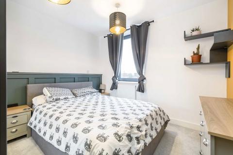 1 bedroom flat for sale, Curzon Crescent, London NW10