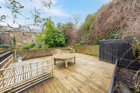 35b Warrender Road, London, N19 5EF