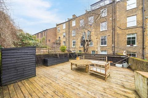 35b Warrender Road, London, N19 5EF
