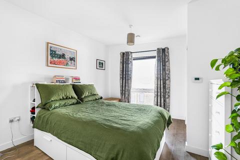 1 bedroom flat for sale, Benhill Road, London, SE5