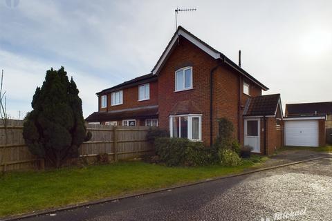 2 bedroom semi-detached house for sale, Alderson Close, Aylesbury, Buckinghamshire