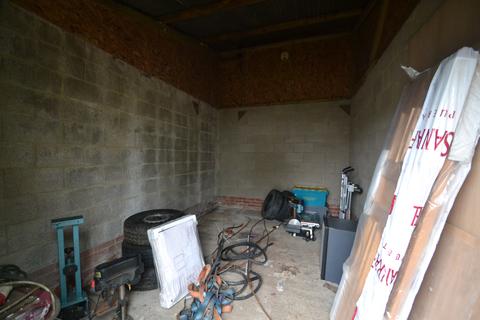 Storage to rent, Newdigate Road, Rusper RH12