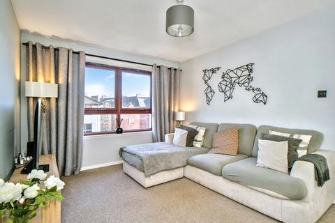 9/13 Harrismith Place, Edinburgh, EH7 5PA