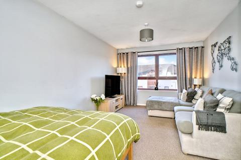 9/13 Harrismith Place, Edinburgh, EH7 5PA