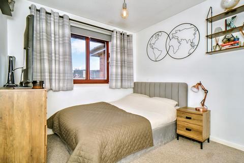 9/13 Harrismith Place, Edinburgh, EH7 5PA