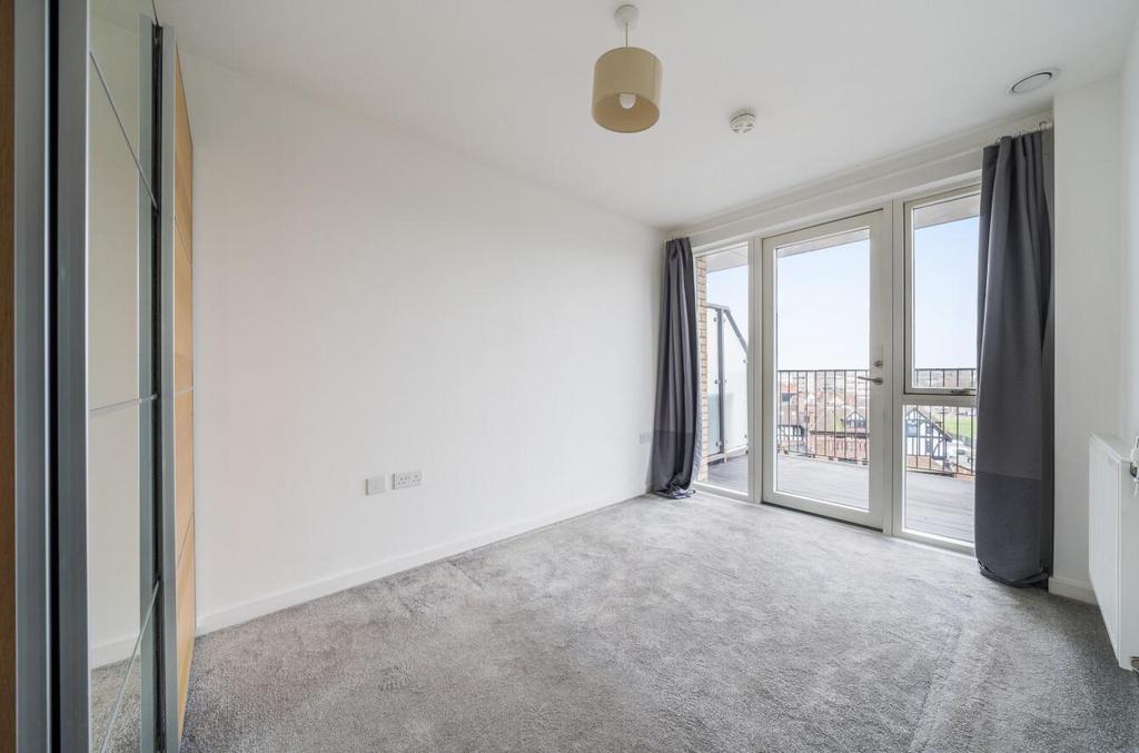 Bedroom 1.jpg