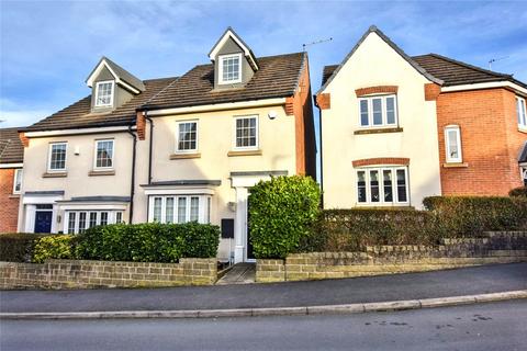 3 bedroom townhouse for sale, Henry Grove, Pudsey, West Yorkshire