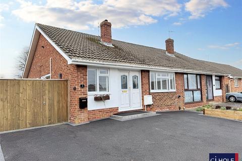 2 bedroom bungalow for sale, Anbrook Crescent, Hucclecote, Gloucester, GL3