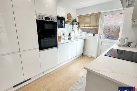 3 Anbrook Crescent, Hucclecote, Gloucester, GL3 3HL