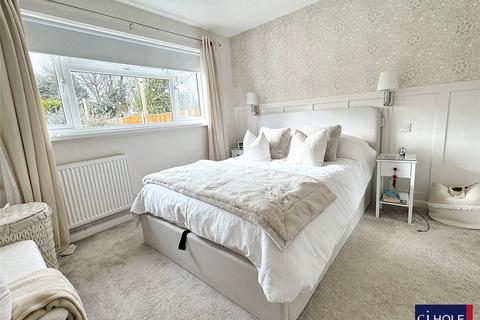 3 Anbrook Crescent, Hucclecote, Gloucester, GL3 3HL