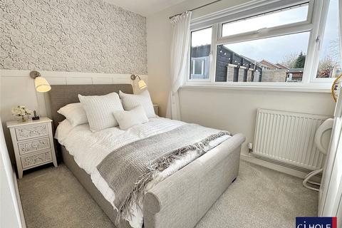 3 Anbrook Crescent, Hucclecote, Gloucester, GL3 3HL