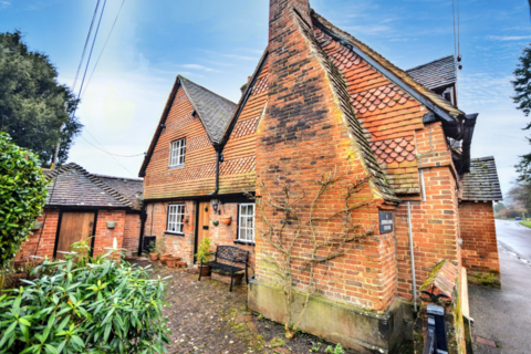 3 bedroom semi-detached house for sale, Dippenhall Street, Crondall, Farnham, GU10