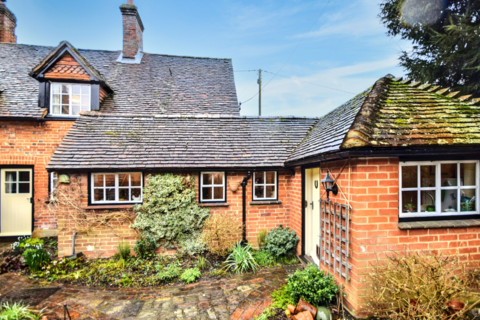 3 bedroom semi-detached house for sale, Dippenhall Street, Crondall, Farnham, GU10