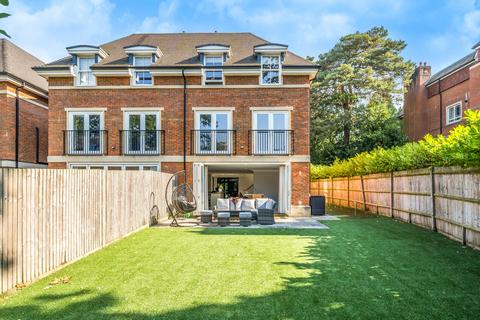 Langton Cavendish Road, Weybridge, KT13 0JW