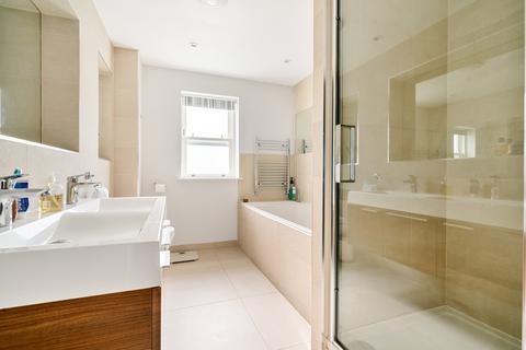 Langton Cavendish Road, Weybridge, KT13 0JW