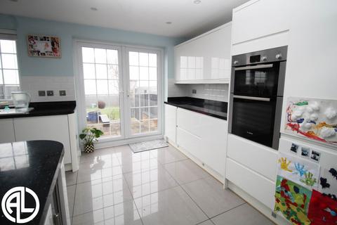 2 bedroom end of terrace house for sale, Western Way, Letchworth Garden City, SG6 4SR