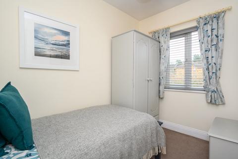 58 Parry Drive, Weybridge, KT13 0UU