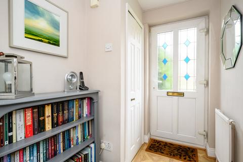 58 Parry Drive, Weybridge, KT13 0UU