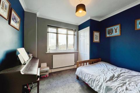 16 Ashley Avenue, Folkestone, CT19 4PT