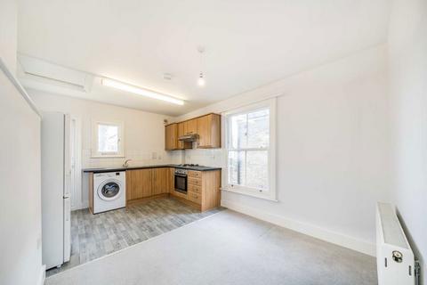 1 bedroom flat to rent, Radbourne Road, London SW12