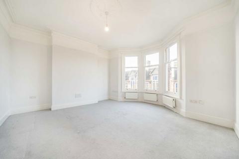 1 bedroom flat to rent, Radbourne Road, London SW12