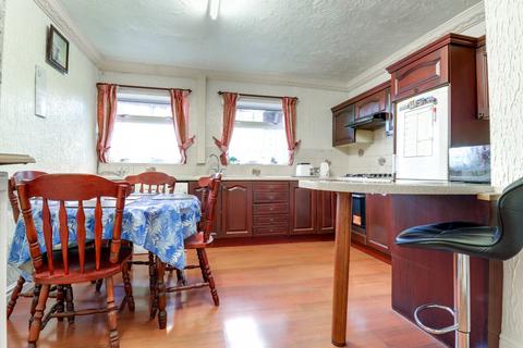 9 Allott Close, South Elmsall, Pontefract, WF9 2XA