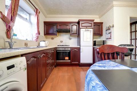 9 Allott Close, South Elmsall, Pontefract, WF9 2XA