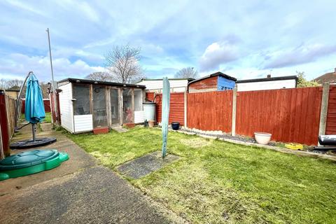 87 Mount Road, Chessington, KT9 1JH