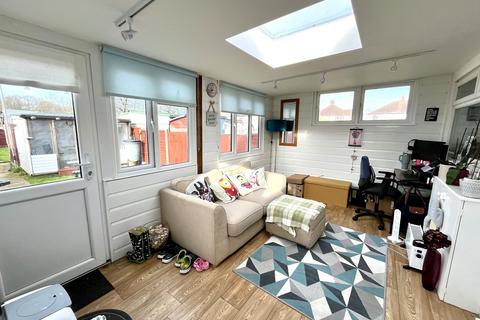 87 Mount Road, Chessington, KT9 1JH
