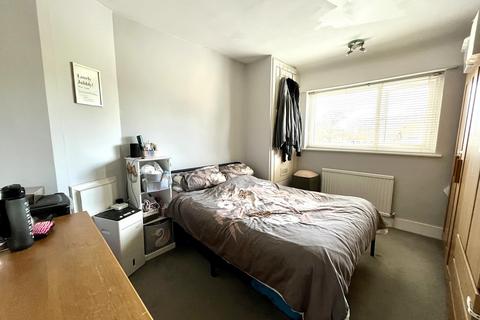 87 Mount Road, Chessington, KT9 1JH