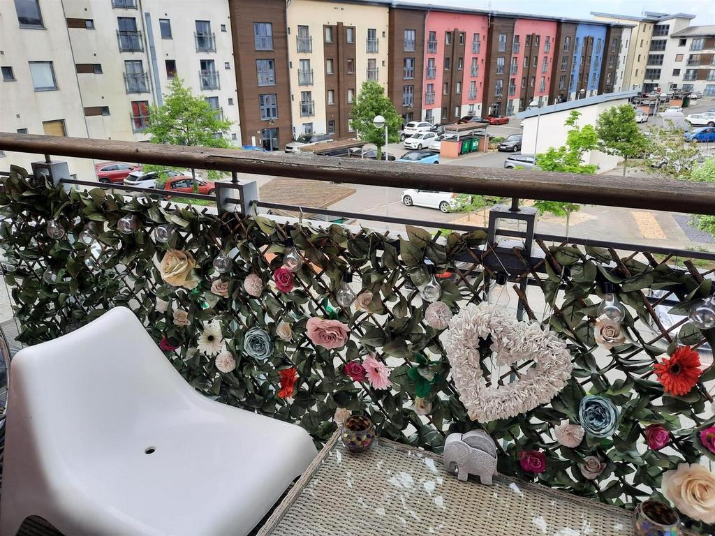 Balcony 1.jpg
