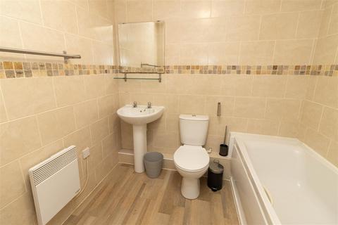 2 bedroom flat to rent, North West Side, Gateshead