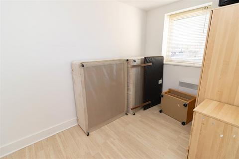 2 bedroom flat to rent, North West Side, Gateshead