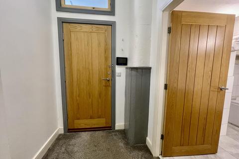 2 bedroom flat to rent, 96 Watery Lane, Darwen BB3